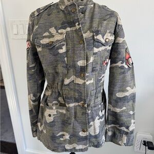 Gap camouflage spring jacket. Worn twice. Size XS.